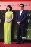 “中国好爸爸”王岳伦出场 车永莉黄色长裙迷人