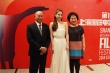 吴宇森携宋慧乔闪耀上影节 为妮可·基德曼颁奖