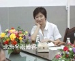 林青霞現(xiàn)身中學(xué)做演講秀書(shū)法 女神親和風(fēng)采如昔