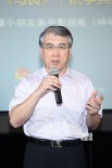 新疆小学生受邀观看《神笔马良》 现场秀神马舞