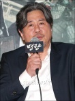 《鸣梁》崔岷植自豪演李舜臣 柳承龙片中秀日语