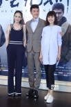 《后会无期》红毯：王珞丹露美腿 邓紫棋秀黑丝