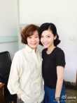 《重返20岁》曝杀青照 杨子姗成人店前调戏导演