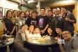 Angela剧组为爸爸庆生 王岳伦生日郭涛张亮献吻