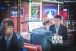 孫紅雷公布婚訊曝光婚紗照 參與設(shè)計(jì)“鴿子蛋”