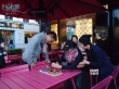 古天乐《巴黎假期》剧组庆生 郭采洁巴黎街头献歌