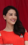 高圆圆将办婚宴红裙甜美显喜气 郑州捞金人气高