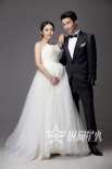 陈楚生补拍婚纱照曝光 娇妻手抚孕肚爱意浓烈