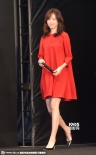 韩孝珠新片东京电影节首映 与荣仓奈奈红衣争艳