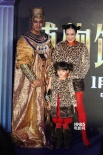 《博物馆奇妙夜3》首映 钟丽缇母女亲子装亮相