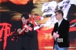 《一代宗師3D》上海首映 王家衛(wèi)現(xiàn)場贈張震剃刀