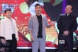 鳳凰傳奇獻(xiàn)唱《兔俠》神曲 筷子兄弟PK萌娃鳥叔