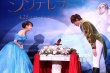 《灰姑娘》東京試映 高畑充希抹胸藍(lán)裙驚艷性感