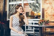 昆凌婚后首次拍寫真 甜美可人演繹摩登新女性