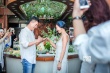內(nèi)地演員高曙光求婚成功 與未婚妻現(xiàn)場幸福擁吻