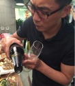 劉燁開派對(duì)慶37歲生日 與妻子熱吻遭兒子偷看