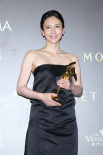 最佳女主角裴斗娜喜形于色 与中谷美纪开心合影