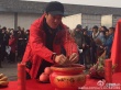 《長城》正式開機 張藝謀紅衣祭拜眾老外圍觀