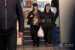体操冠军刘璇结婚两年终怀孕 挺肚逛街家人护驾