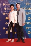 伍仕賢、龔蓓苾夫婦亮相紅毯 影人伉儷親密默契