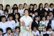 铃木京香走校园宣传《妈妈的树》 搭档三浦贵大