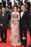 侯孝賢攜《聶隱娘》主創(chuàng)亮相 舒淇穿紗裙秀香肩