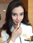 Angelababy深夜曬自拍 粉絲齊呼被美得睡不著