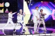 男團UNIQ獻唱歌曲《EOEO》 青春活力舞動全場