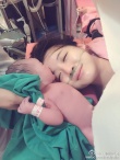 F·I·R鍵盤手阿沁宣布當(dāng)爸 感恩女兒小花苞出生