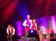 林志颖晒儿子海边捉螃蟹照 Kimi长高变长腿欧巴