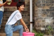 《我们的十年》曝新剧照 赵丽颖短发造型显清爽