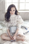 李小璐纯美大片秀雪白美肌 时尚辣妈清纯似少女