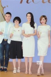 高圆圆白裙嵌铆钉精致亮相捞金 妆容清淡优雅