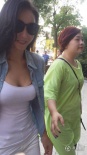 張柏芝錄節(jié)目笑容滿面 穿緊身T恤上圍呼之欲出