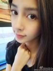 Angelababy晒美照既妩媚又卖萌 网友：美的任性