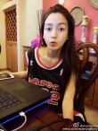 Angelababy晒美照既妩媚又卖萌 网友：美的任性