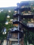 胡靜重返母校變清純學(xué)生 感懷：夢(mèng)想開始的地方