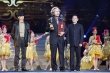 《狼圖騰》獲最佳美術(shù)獎 全榮哲登臺感謝團(tuán)隊