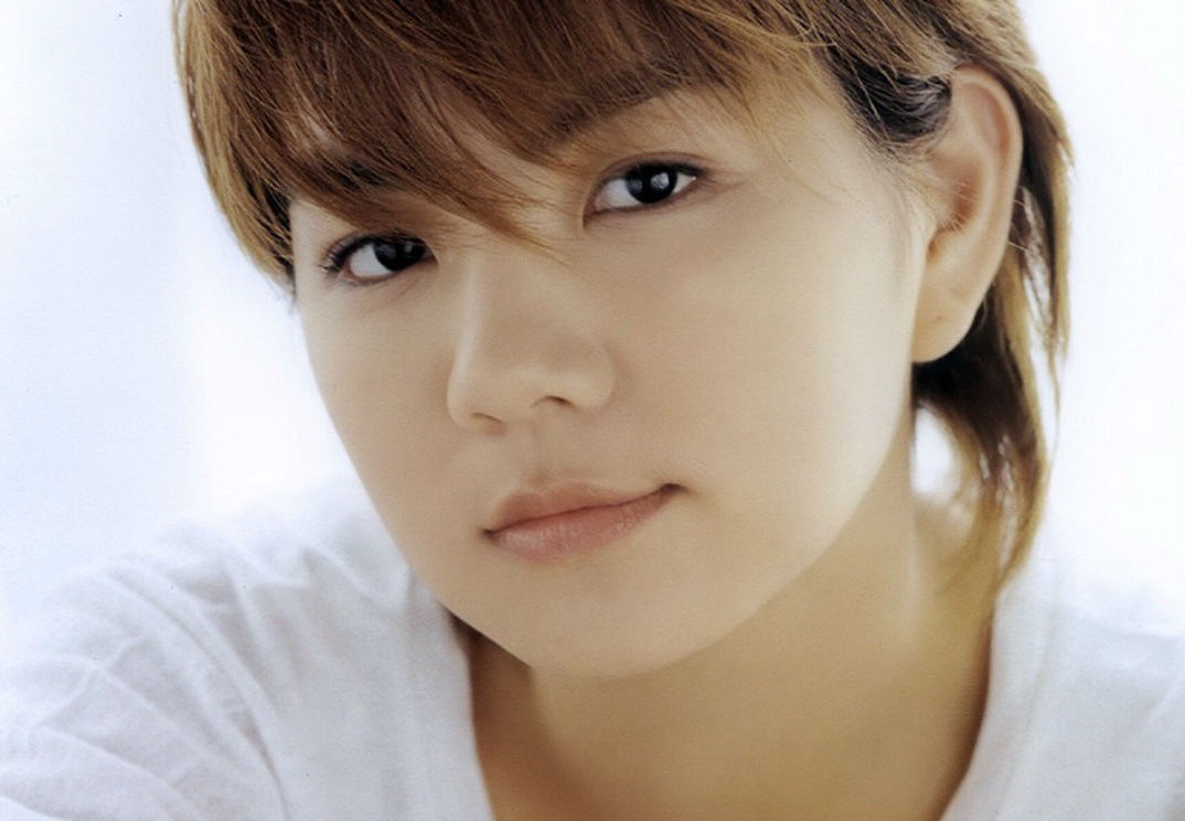 ella娘家多次遭喷漆 怀疑是精神异常者所为