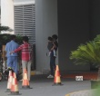 孫儷拖兒抱女現(xiàn)身機場 小花妹妹胖嘟嘟超可愛
