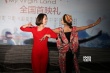《我的处女地》首映 五朵金花秀新疆舞婀娜多姿