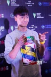 辰亦儒豪放脫衣露內(nèi)褲 鄭元暢自拍Selina顯圓潤