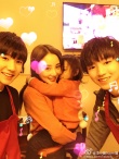 李小璐晒与甜馨白兔母女装 合影TFBOYS直呼太帅
