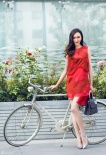 唐嫣时尚大片甜美出镜 复古红唇美艳妩媚动人