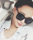 長相隨媽！網(wǎng)曝閆妮17歲漂亮女兒近照甜美靚麗