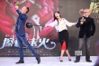《擦槍走火》曝三人床戲 喻恩泰自信身材勝鮮肉
