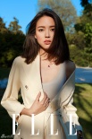 张梓琳海边大片风情万种 长发披肩显妩媚动人