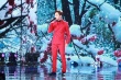 尹正紅色西裝現(xiàn)場 魅力四射英俊瀟灑引爆全場