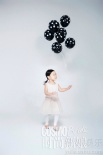 甜馨登时尚杂志封面 甜美俏皮尽显粉红少女心