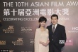 “不老女神”赵雅芝亮相红毯 米色长裙高贵优雅